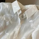 Camisa de chiffón bordada